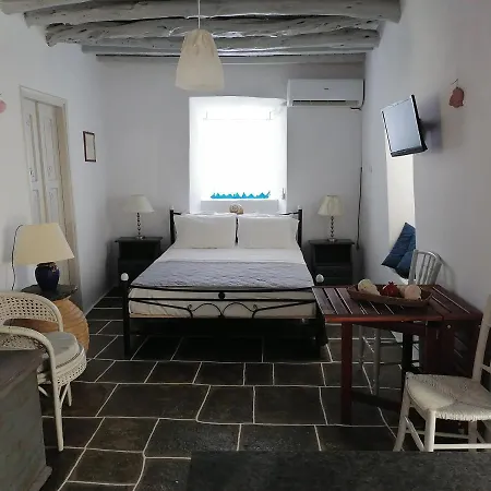 Kastro Gate ,entrance To An Ancient Village * Kástron