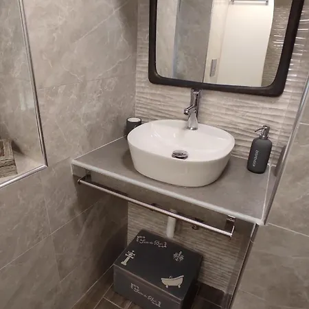 Kastro Gate ,entrance To An Ancient Village Semesterbostad